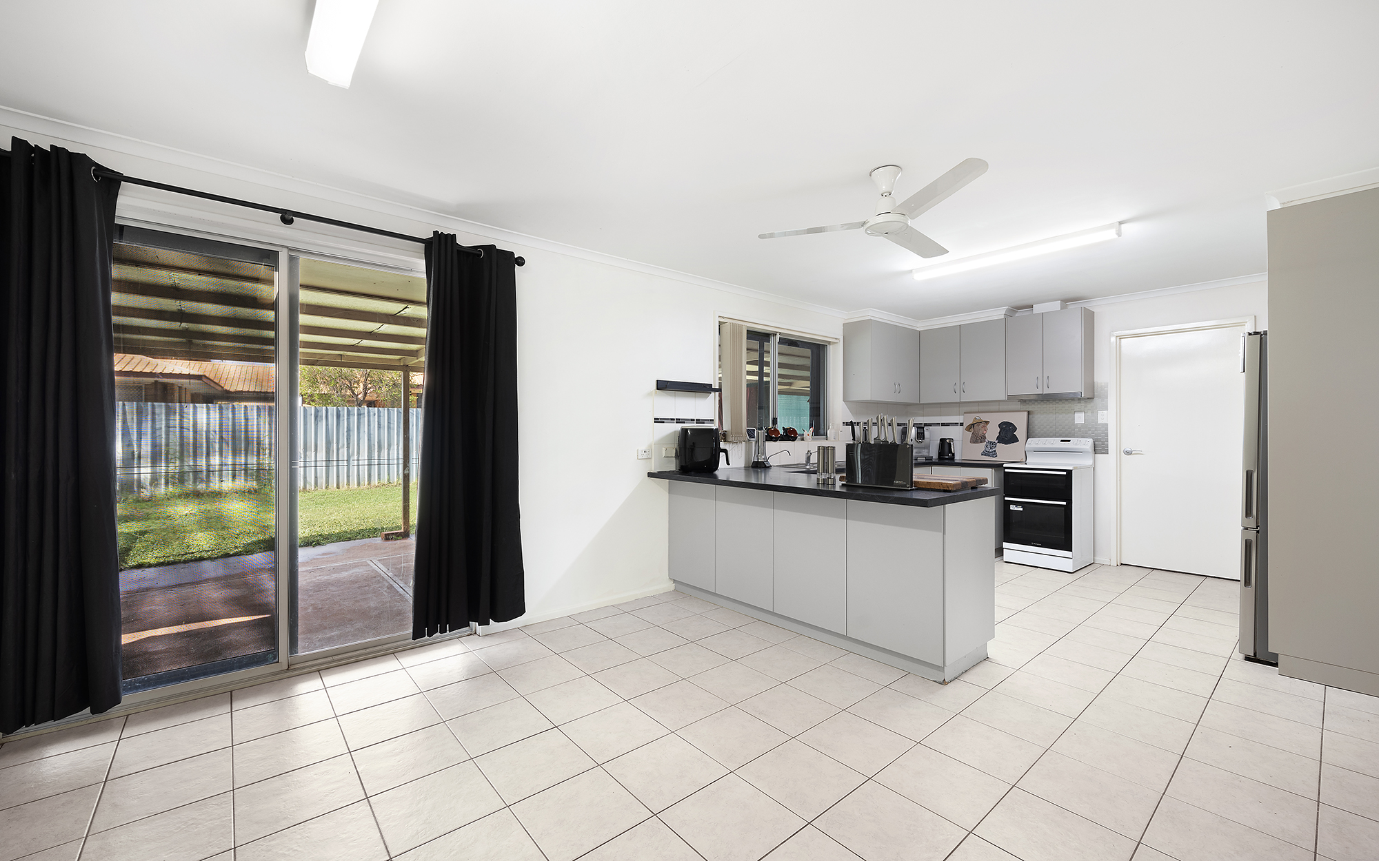 24 Gawthorne Drive, MILLARS WELL WA 6714, Millars Well - Thumbnail 3