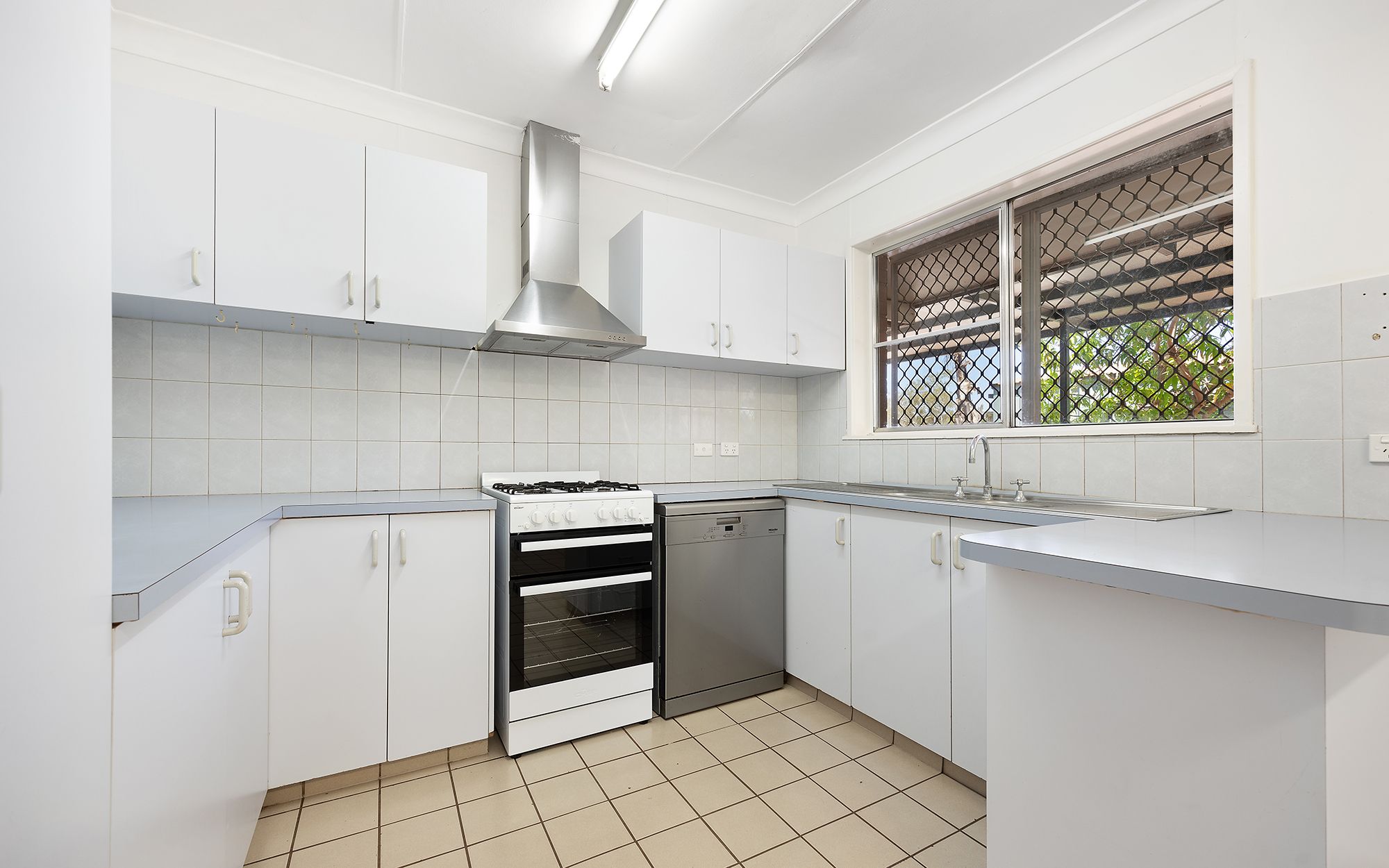 20 Flinders Crescent, DAMPIER WA 6713, Dampier - Thumbnail 7