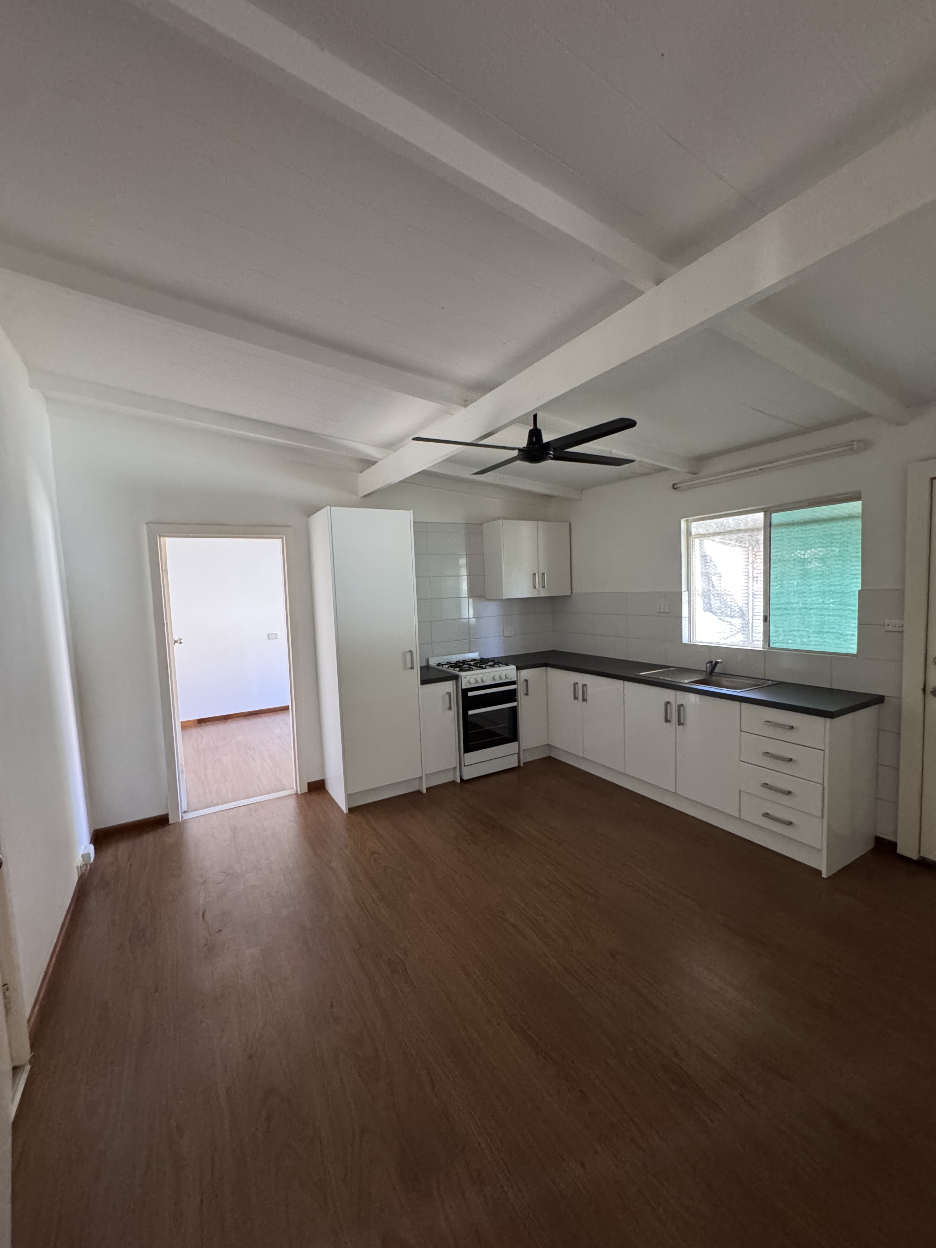 8 Forrest Court, ONSLOW WA 6710, Onslow - Thumbnail 2