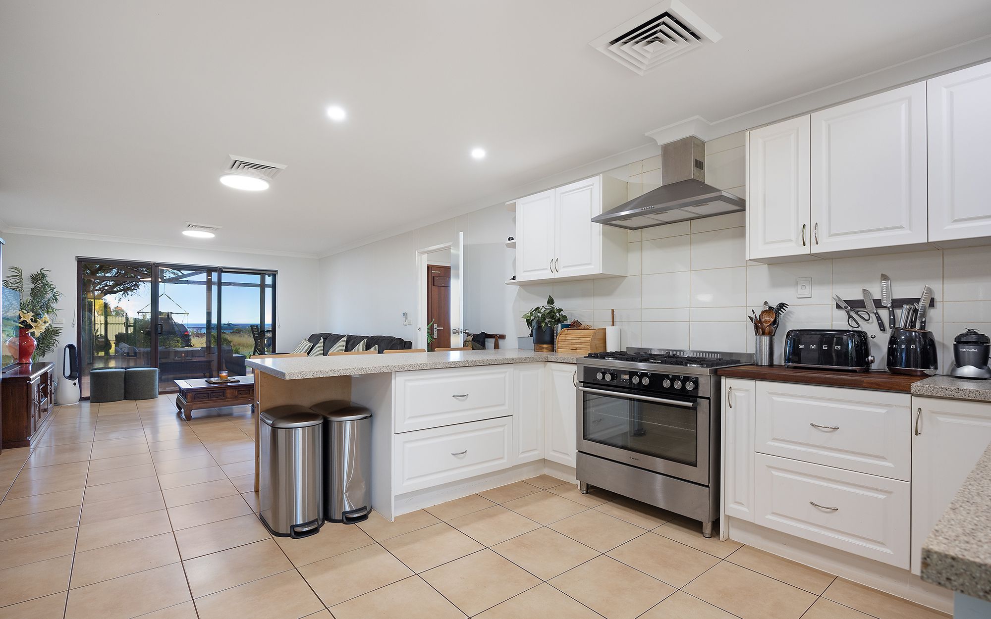 15 Patterson Crescent, DAMPIER WA 6713, Dampier - Thumbnail 4