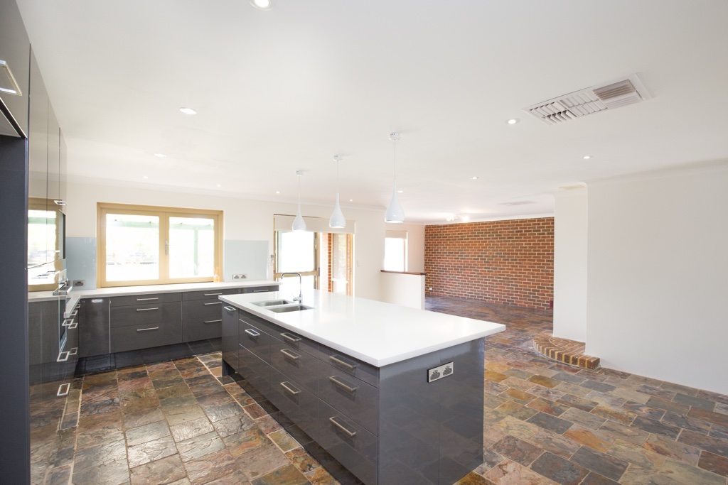 3 Oakapple Drive, DUNCRAIG WA 6023, Duncraig - Thumbnail 2