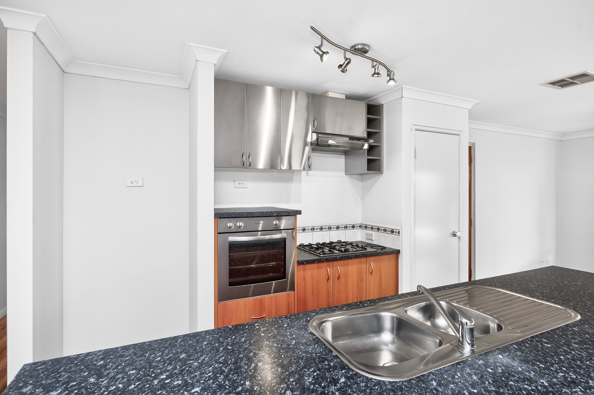 9 Beachwood Crescent, BUTLER WA 6036, Butler - Thumbnail 5