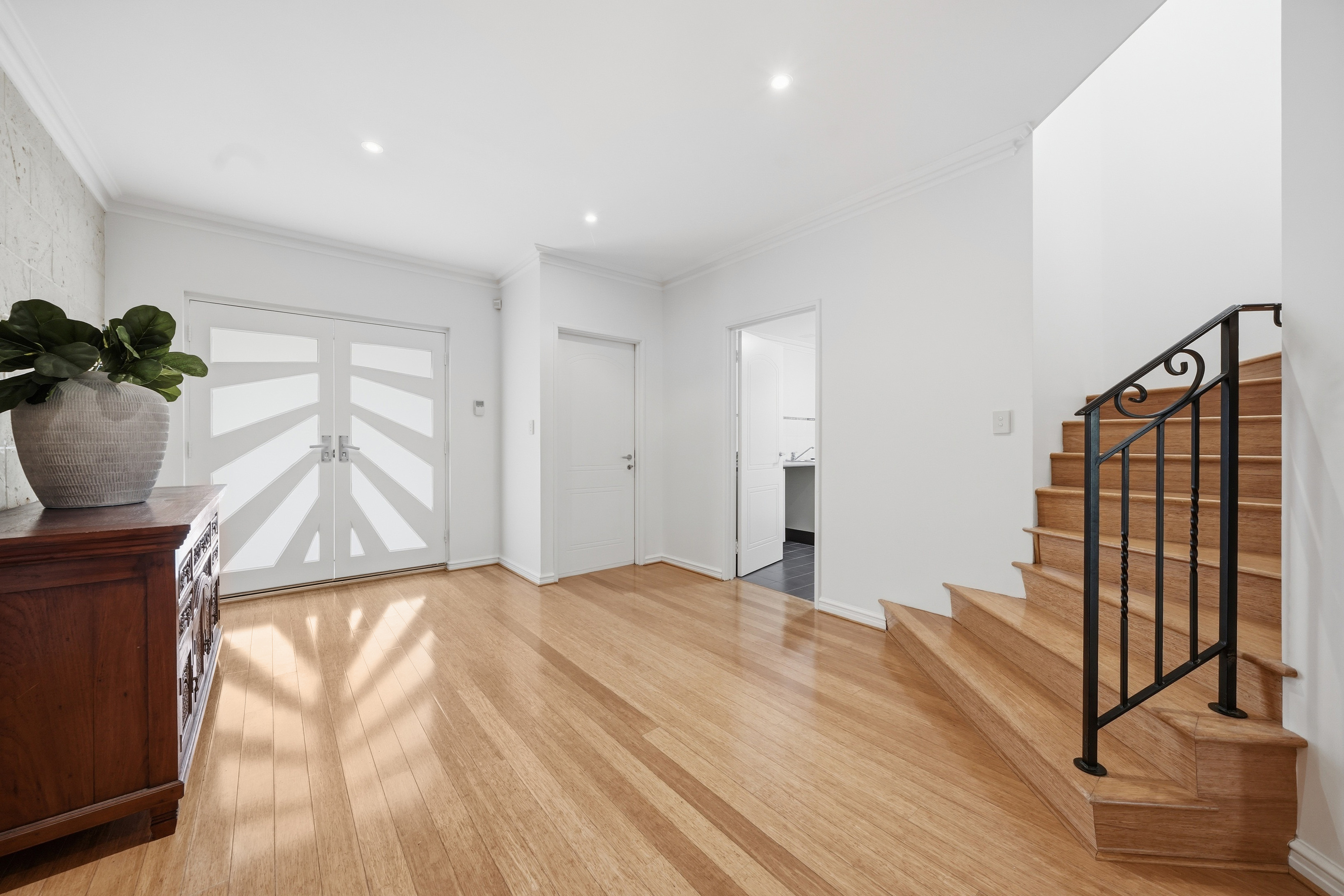 Sunsets, Sea Views & Space for Everyone, 15 Waverton Court, KALLAROO WA 6025, Kallaroo - Thumbnail 7