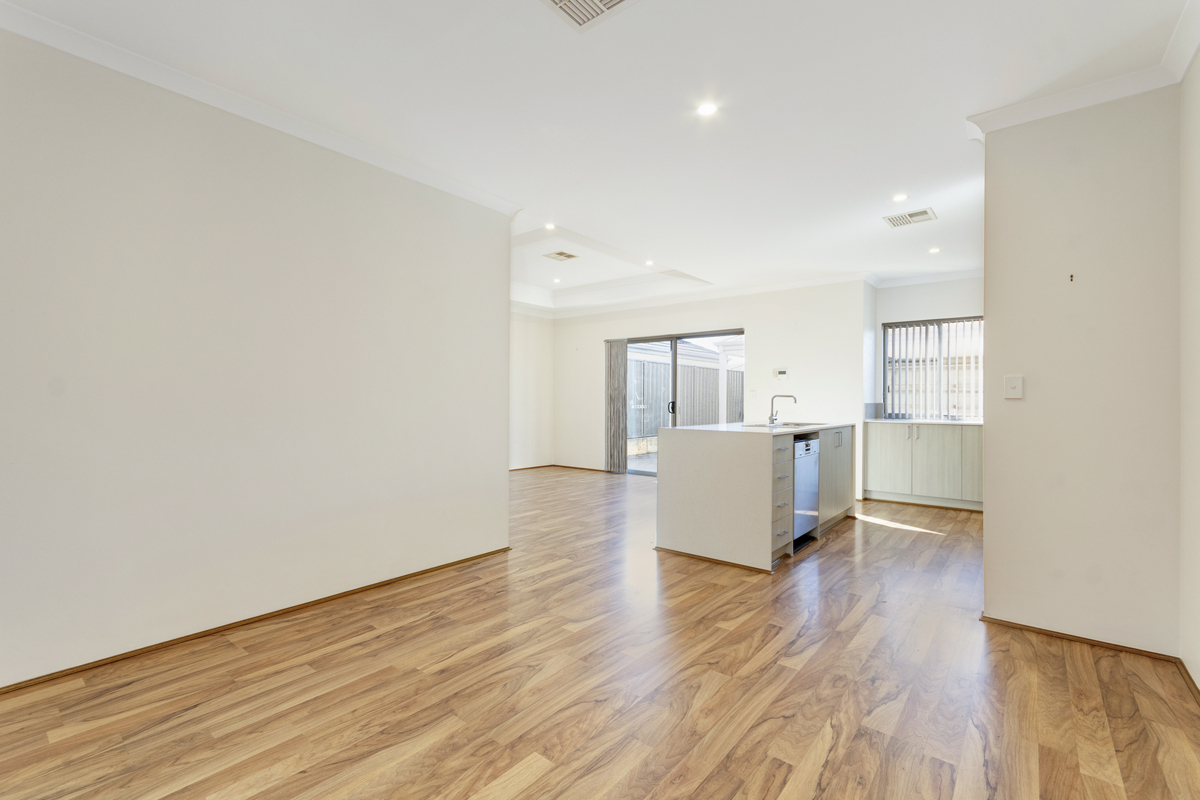 32 Mountain Street, BANKSIA GROVE WA 6031, Banksia Grove - Thumbnail 4