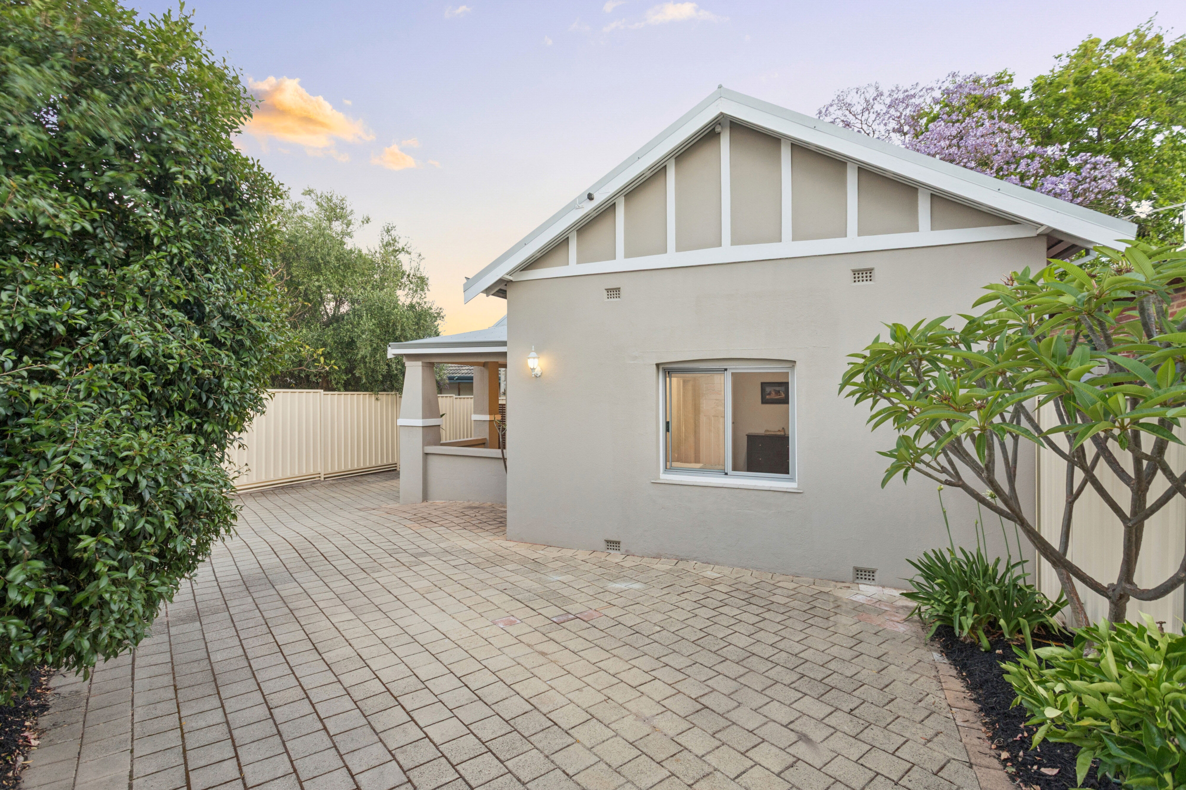129 Whatley Crescent, BAYSWATER WA 6053, Bayswater - Thumbnail 3