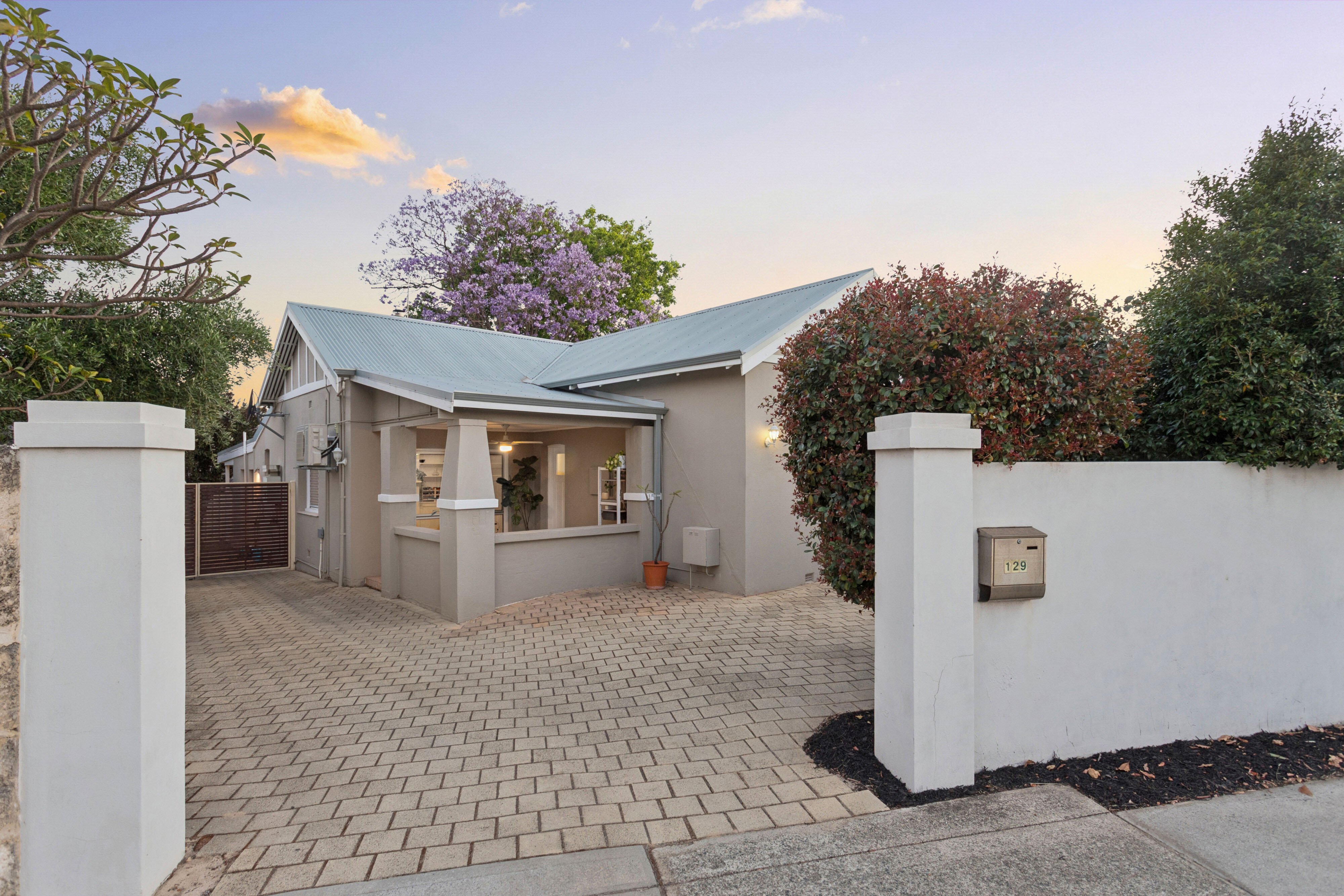 129 Whatley Crescent, BAYSWATER WA 6053, Bayswater - Thumbnail 2