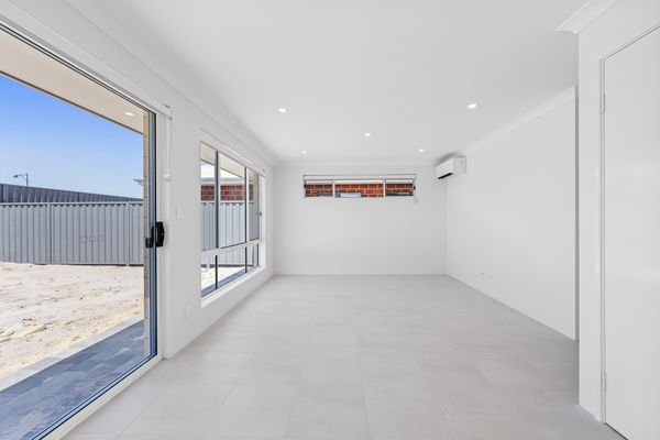 7 CUSSINGTON WAY, ELLENBROOK WA 6069, Ellenbrook - Thumbnail 8