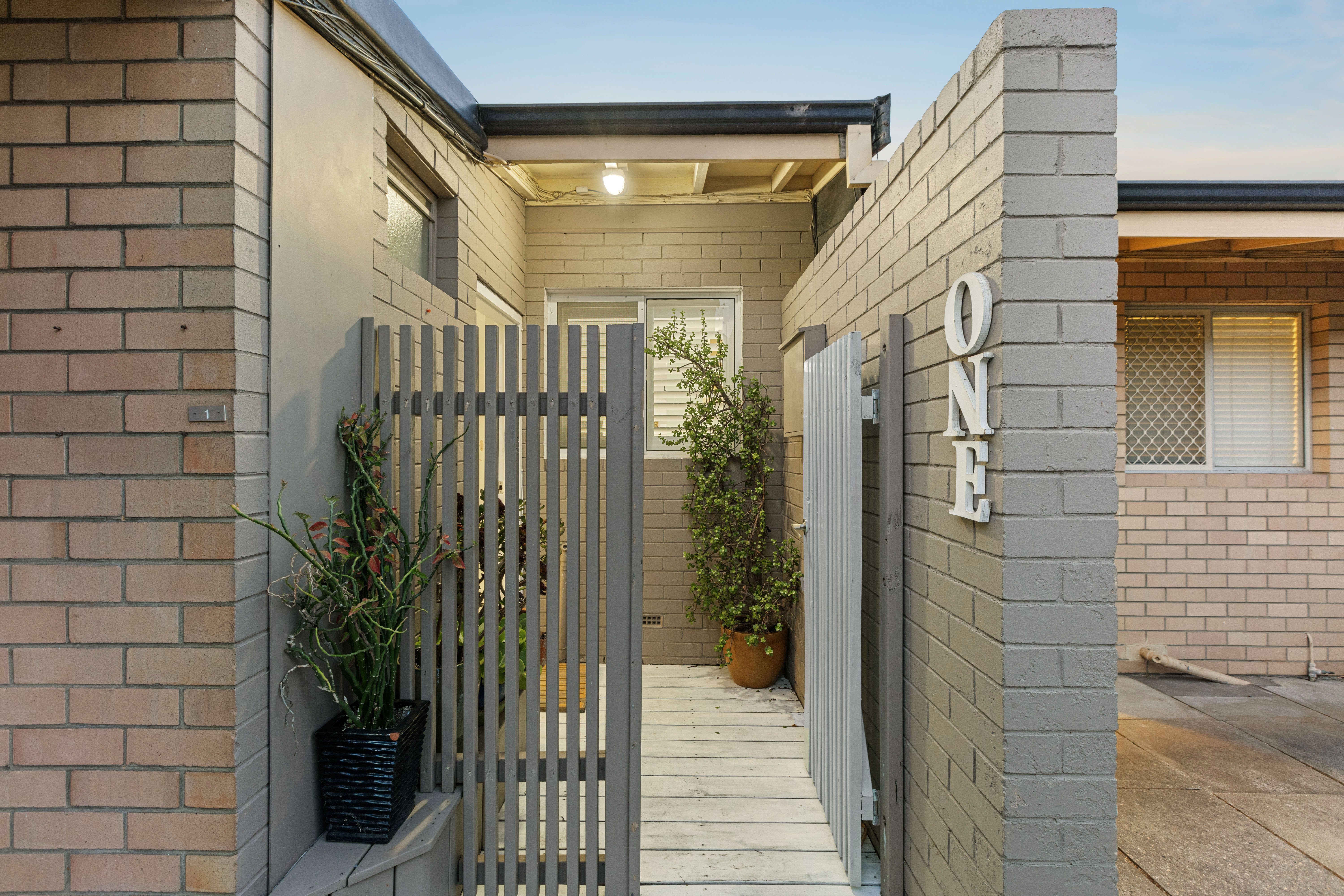 1/24 Hastings Street, SCARBOROUGH WA 6019, Scarborough - Image 1