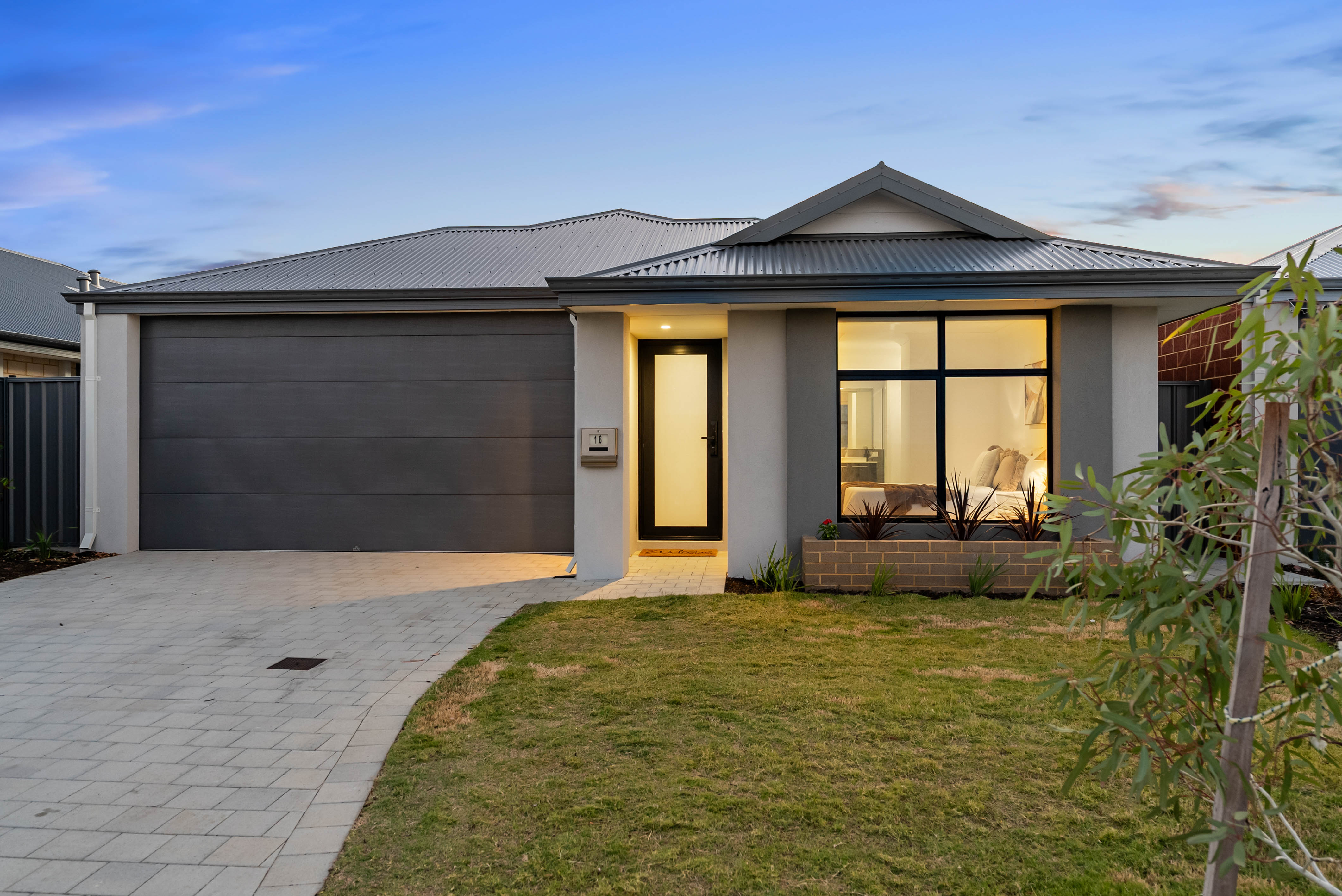 16 Gippsland Parade, CHAMPION LAKES WA 6111, Champion Lakes - Thumbnail 2