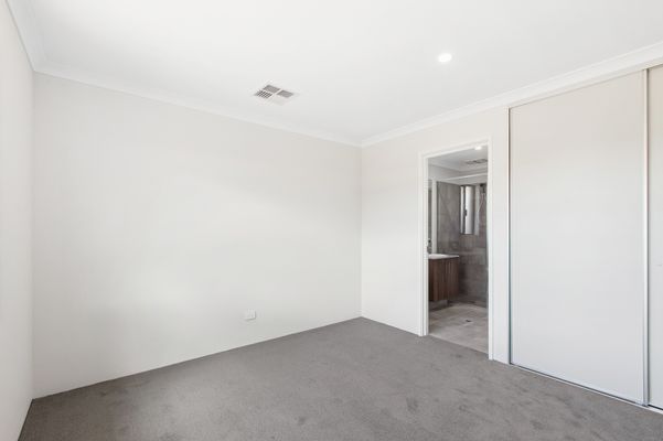 370 LAKE VALLEY DRIVE, LAKELANDS WA 6180, Lakelands - Thumbnail 6