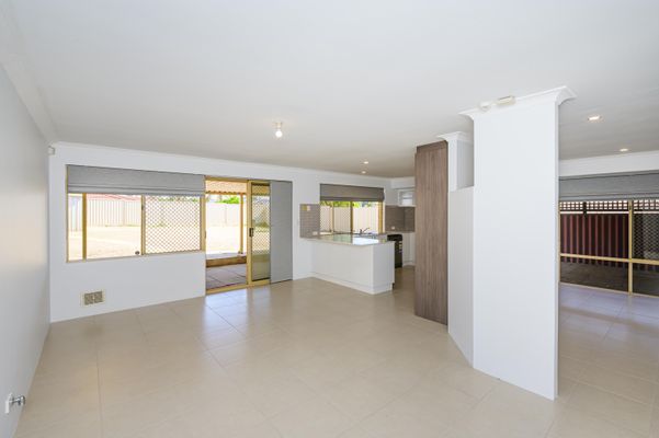 8 McLernon Place, SOUTH LAKE WA 6164, South Lake - Thumbnail 4