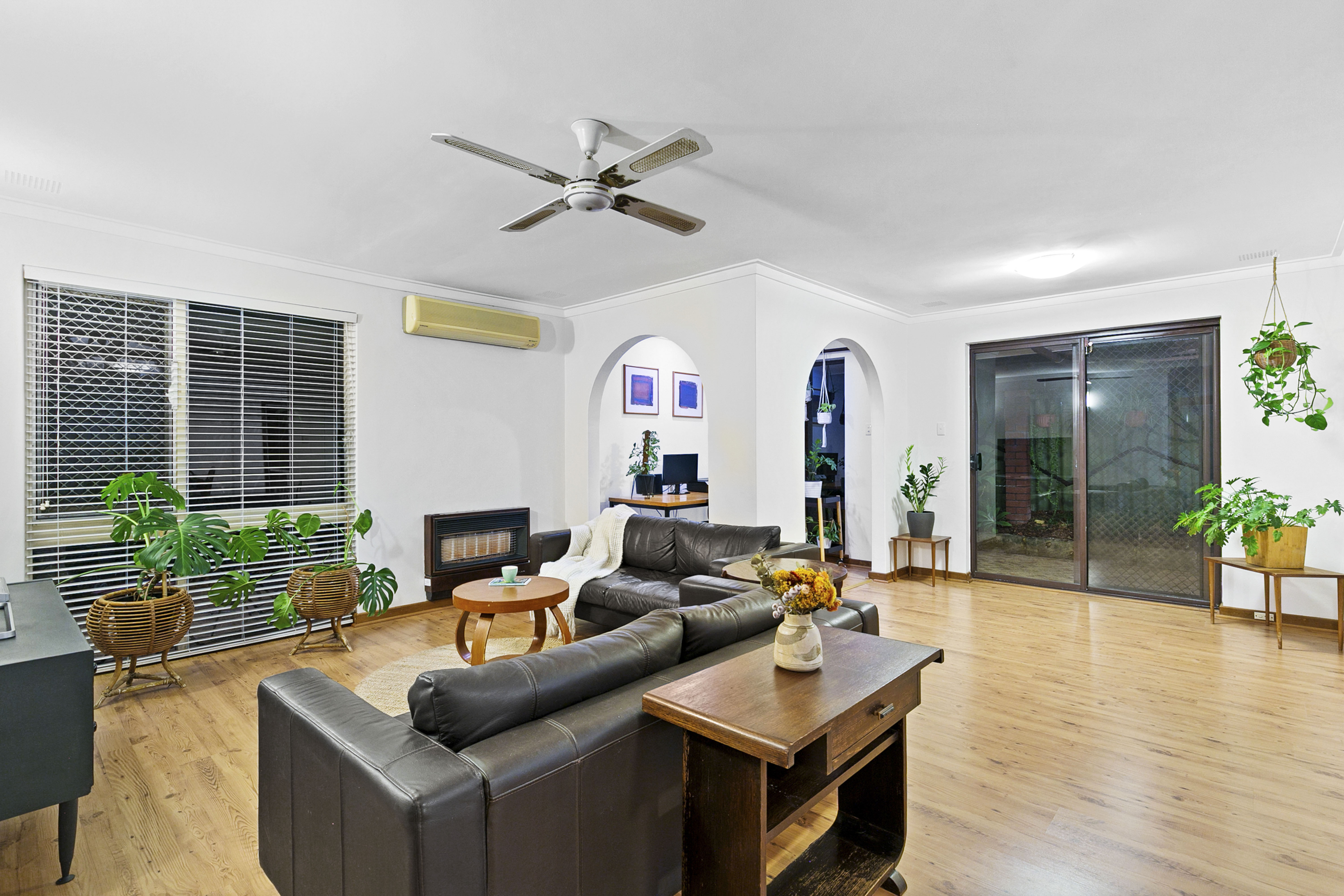 4 Glendale Avenue, HAMERSLEY WA 6022, Hamersley - Thumbnail 2