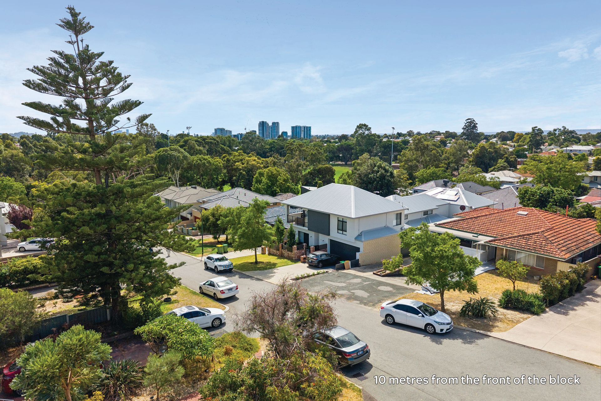 14 Hallin Court, ARDROSS WA 6153, Ardross - Thumbnail 3