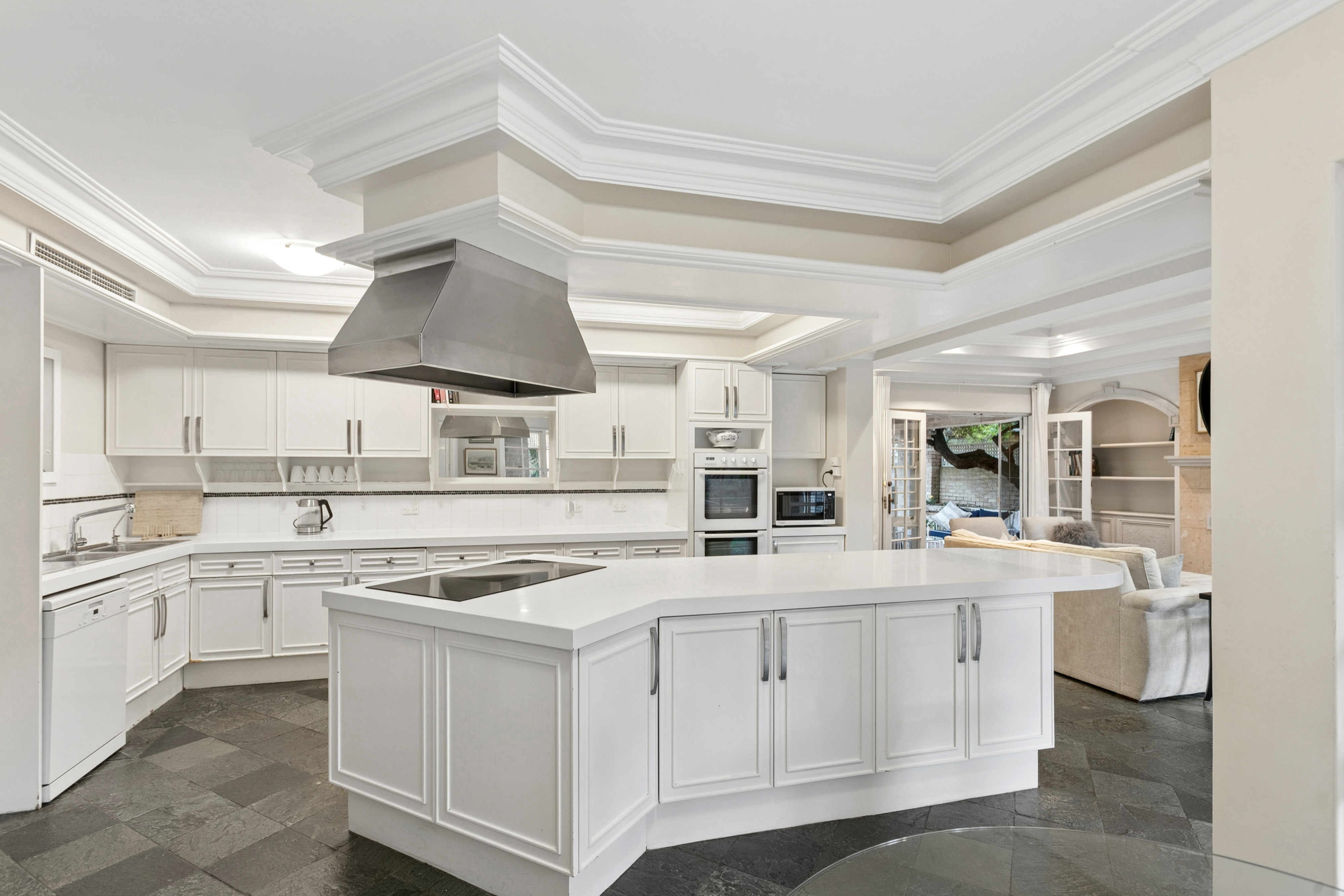 4 Kathryn Crescent, DALKEITH WA 6009, Dalkeith - Thumbnail 3