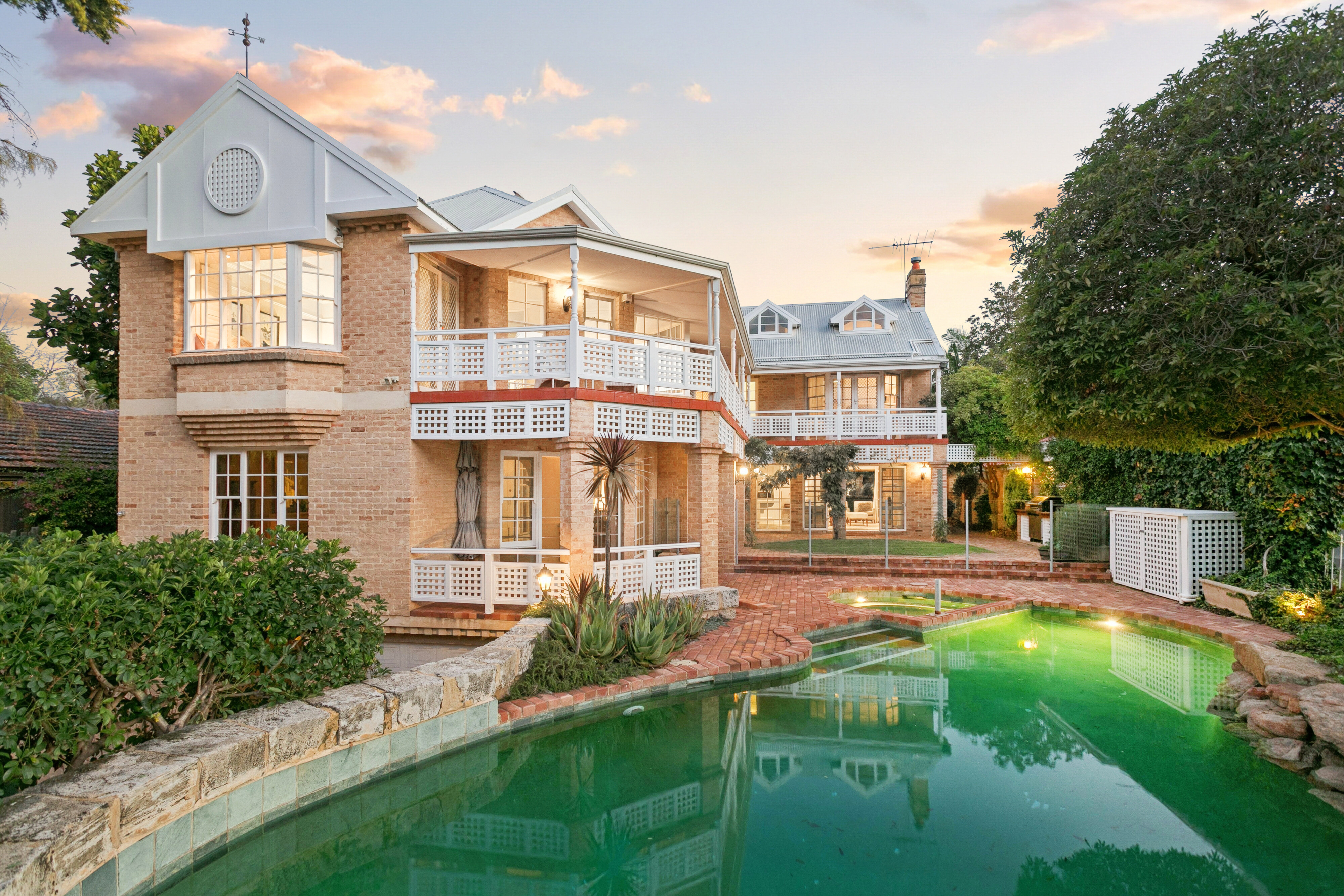4 Kathryn Crescent, DALKEITH WA 6009, Dalkeith - Image 1