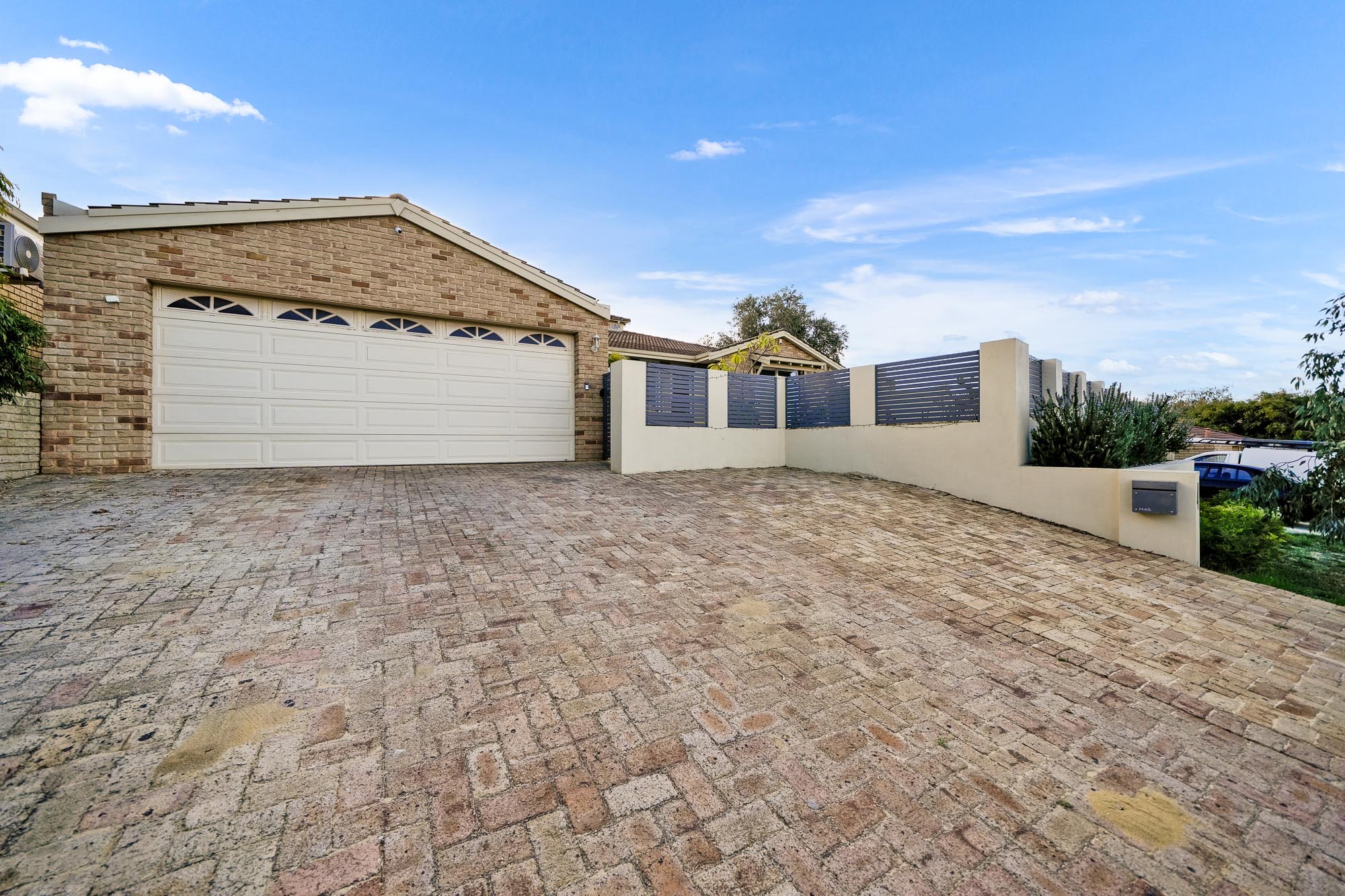 4 Tahara Vale, OCEAN REEF WA 6027, Ocean Reef - Thumbnail 2