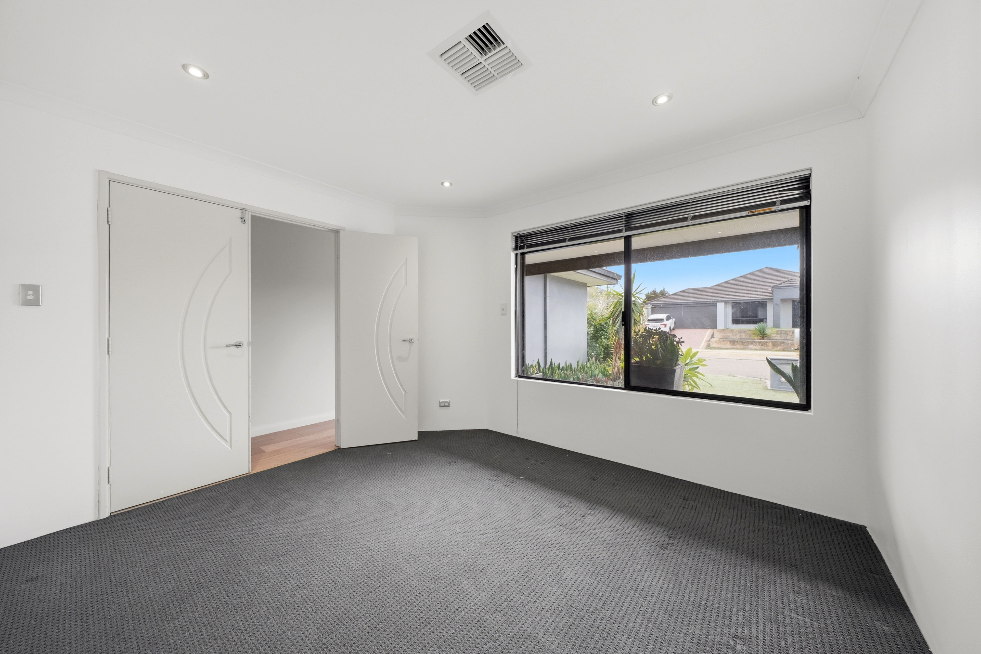 64 Liberty Drive, CLARKSON WA 6030, Clarkson - Thumbnail 3