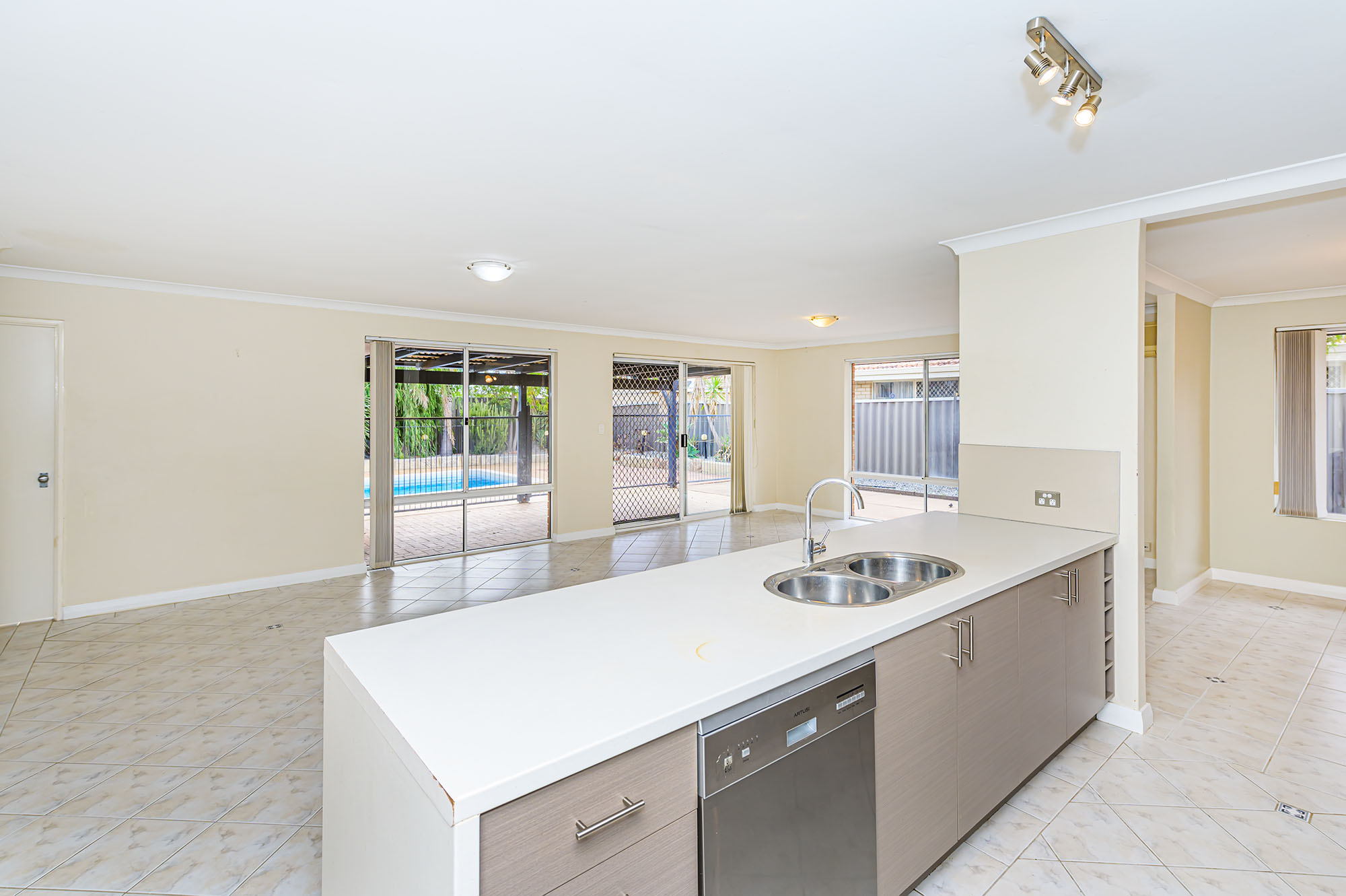 41 Caledonia Ave, CURRAMBINE WA 6028, Currambine - Thumbnail 8