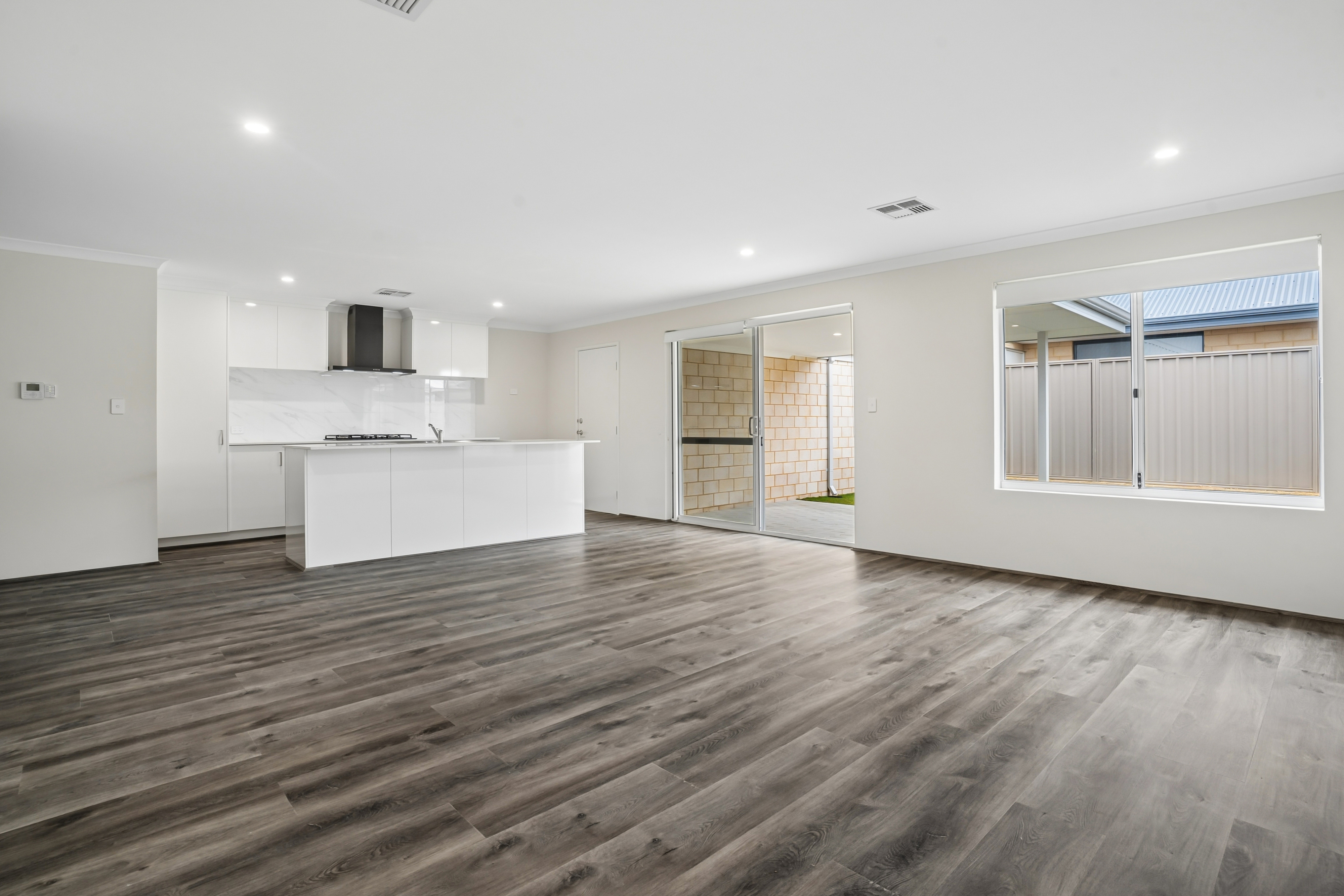 26 Dandelion Road, KARNUP WA 6176, Karnup - Thumbnail 2