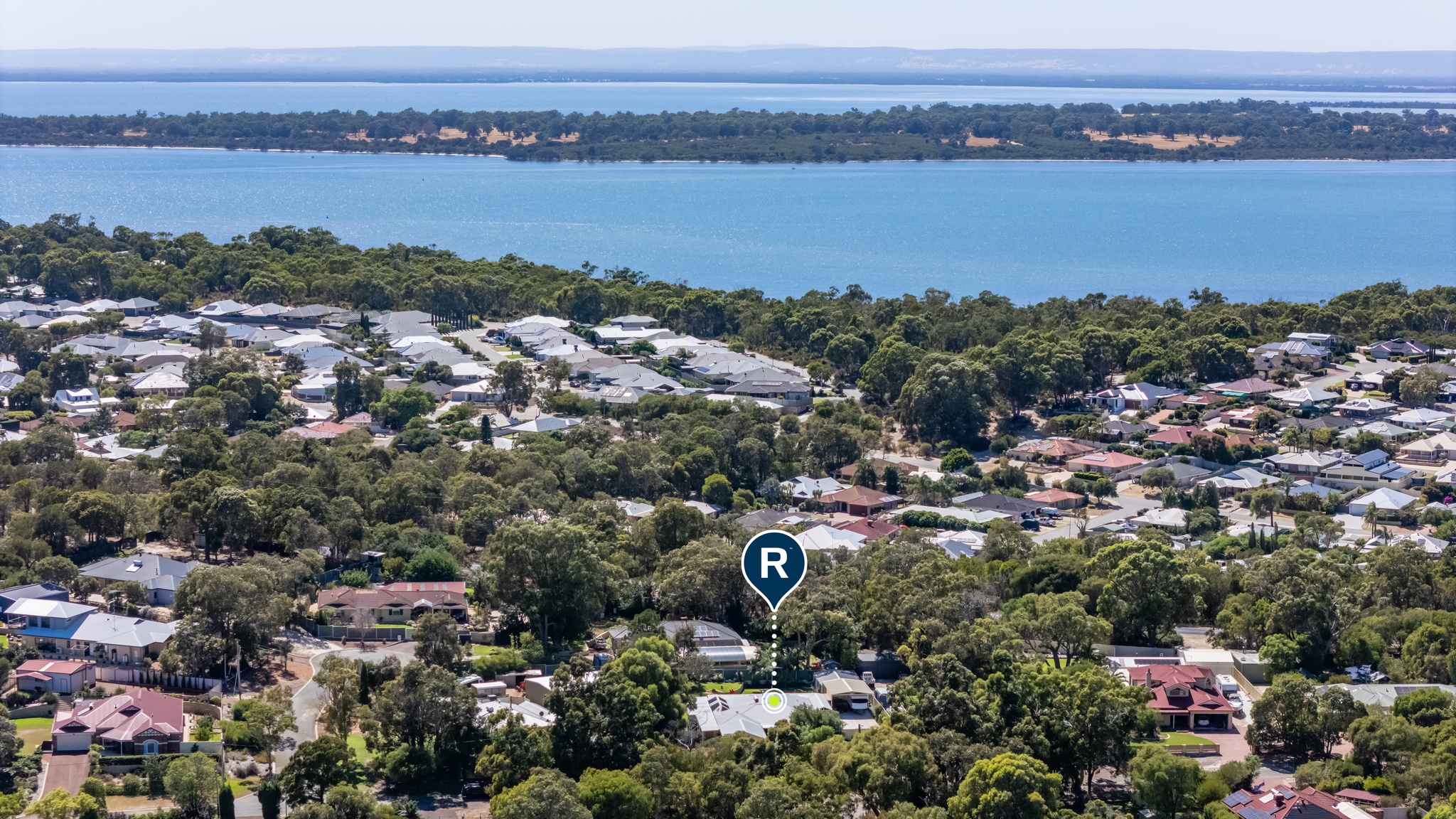 Spacious Coastal Retreat with Exceptional Entertaining & Unmatched Parking Zones, 10 Shoshone View, DAWESVILLE WA 6211, Dawesville - Thumbnail 8