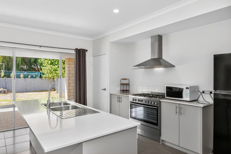11 Clytie Road, SILVER SANDS WA 6210, Silver Sands - Thumbnail 7
