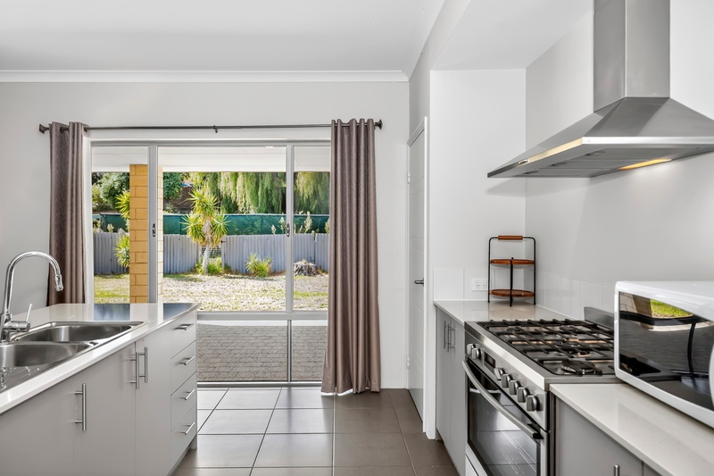 11 Clytie Road, SILVER SANDS WA 6210, Silver Sands - Thumbnail 8