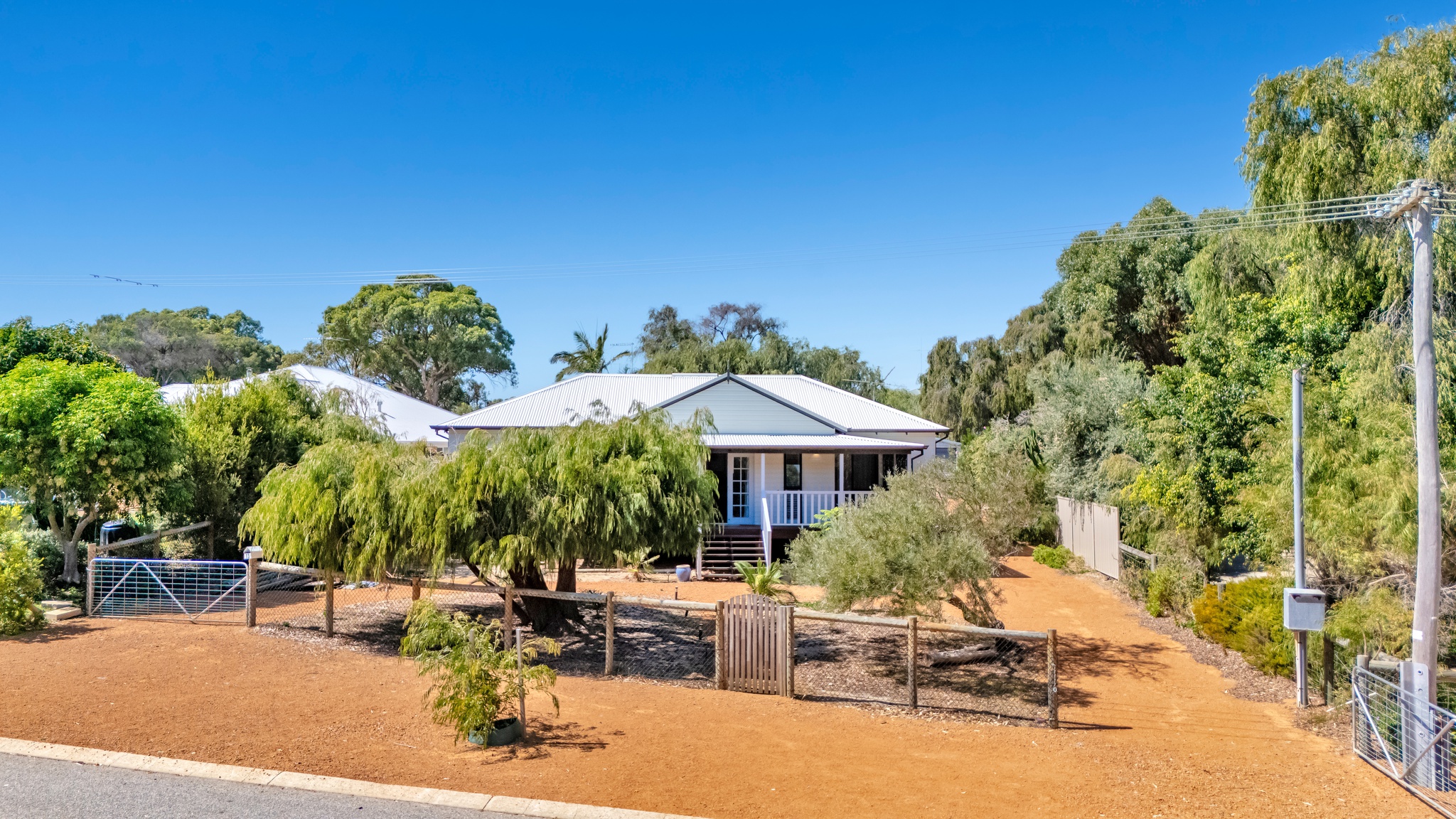 Two separate homes on one title, offering potential for a second income in a unique location, 13 William Street, DAWESVILLE WA 6211, Dawesville - Thumbnail 2