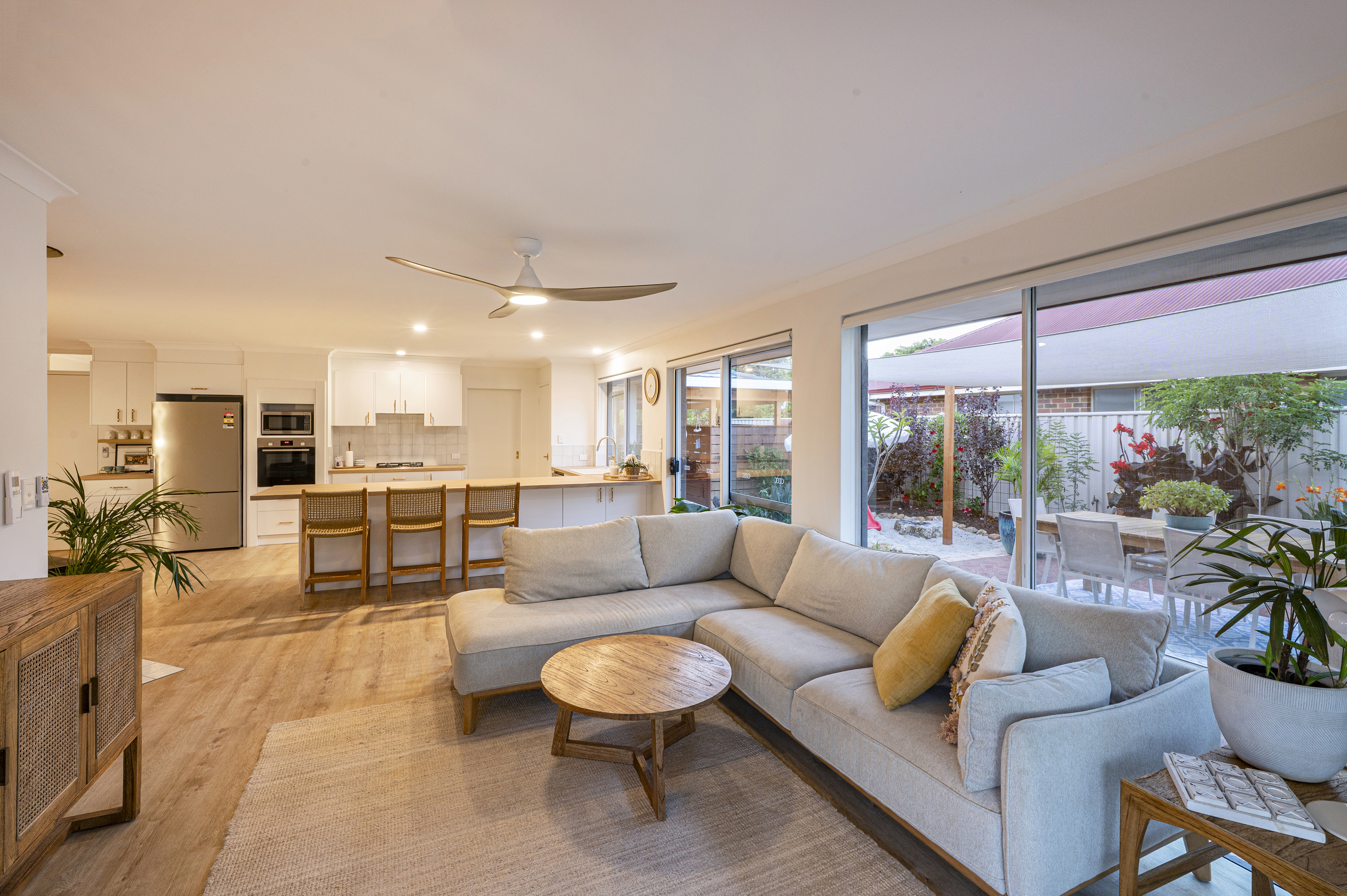 18 Amberley Loop, DUNSBOROUGH WA 6281, Dunsborough - Thumbnail 3