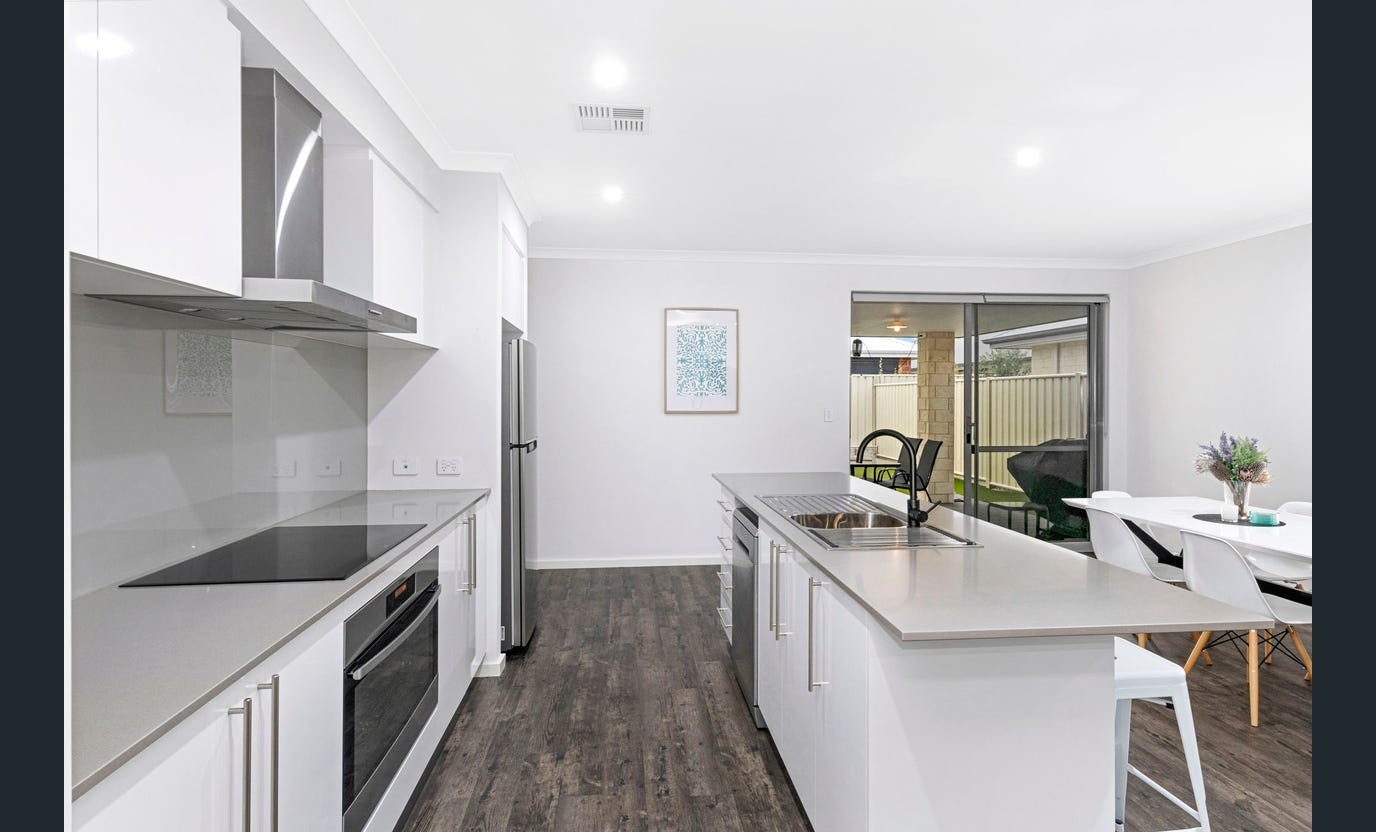 12 Hirono Loop, DUNSBOROUGH WA 6281, Dunsborough - Thumbnail 2