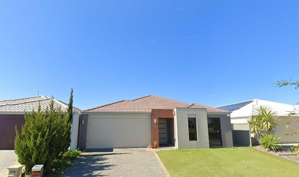 Executive 4-Bedroom Family Home Opposite Parklands