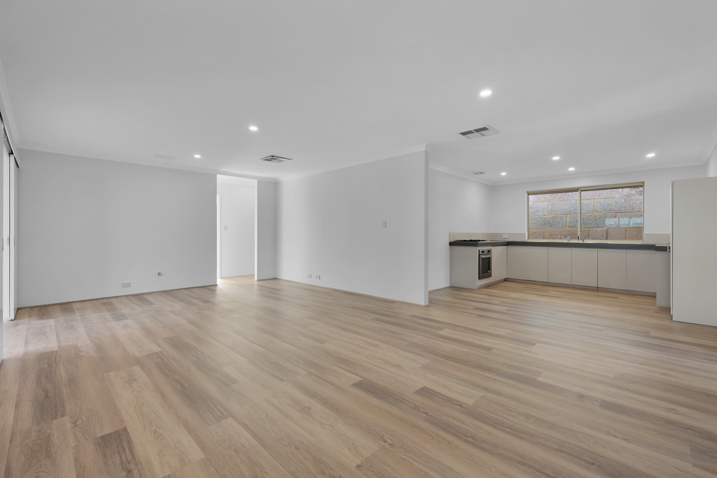 Spacious Family Living on a Huge 699sqm Block in the Heart of Baldivis