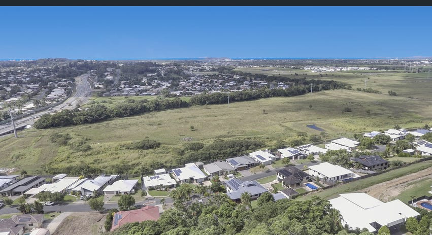77 Cinnamon Drive, Glenella QLD — photo 4 of 6