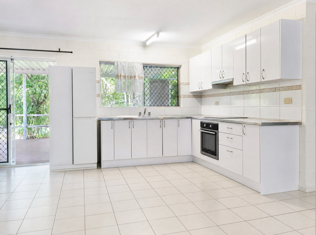 6 Mintaro Crescent, Woree QLD — photo 3 of 8