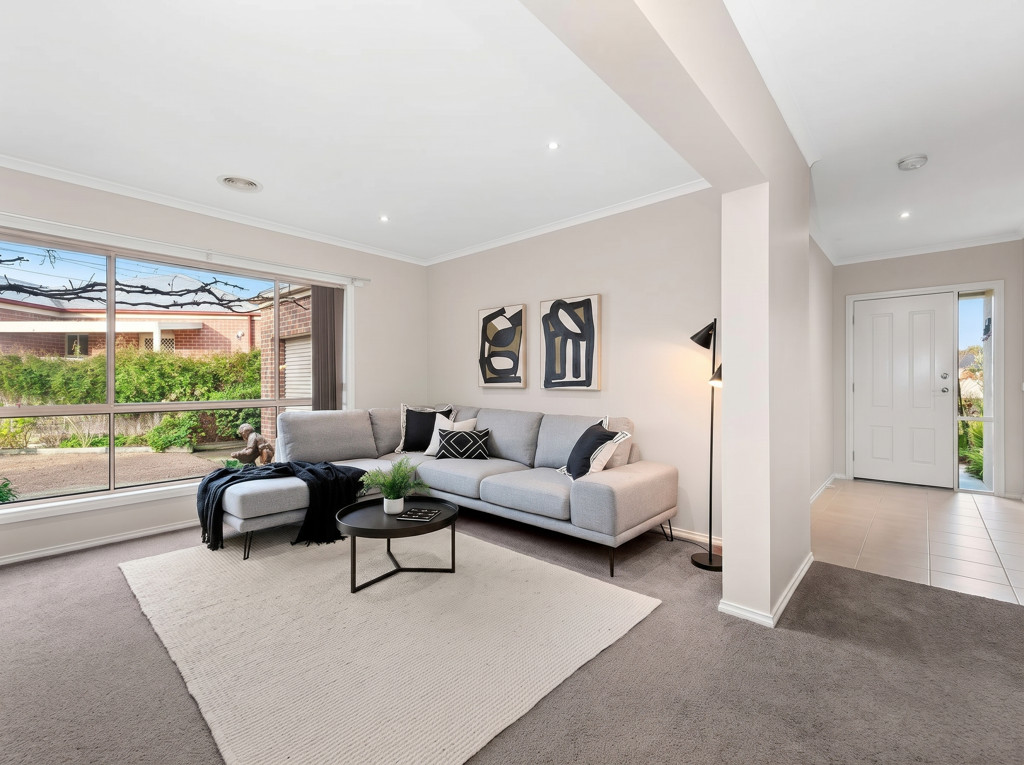 11 Jess Way, Sebastopol VIC — photo 4 of 8
