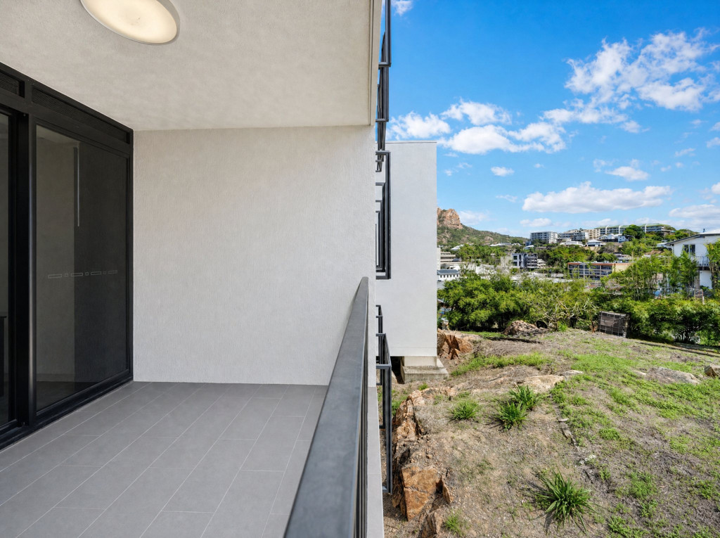 12/23 Melton Terrace, Townsville City QLD — photo 3 of 7