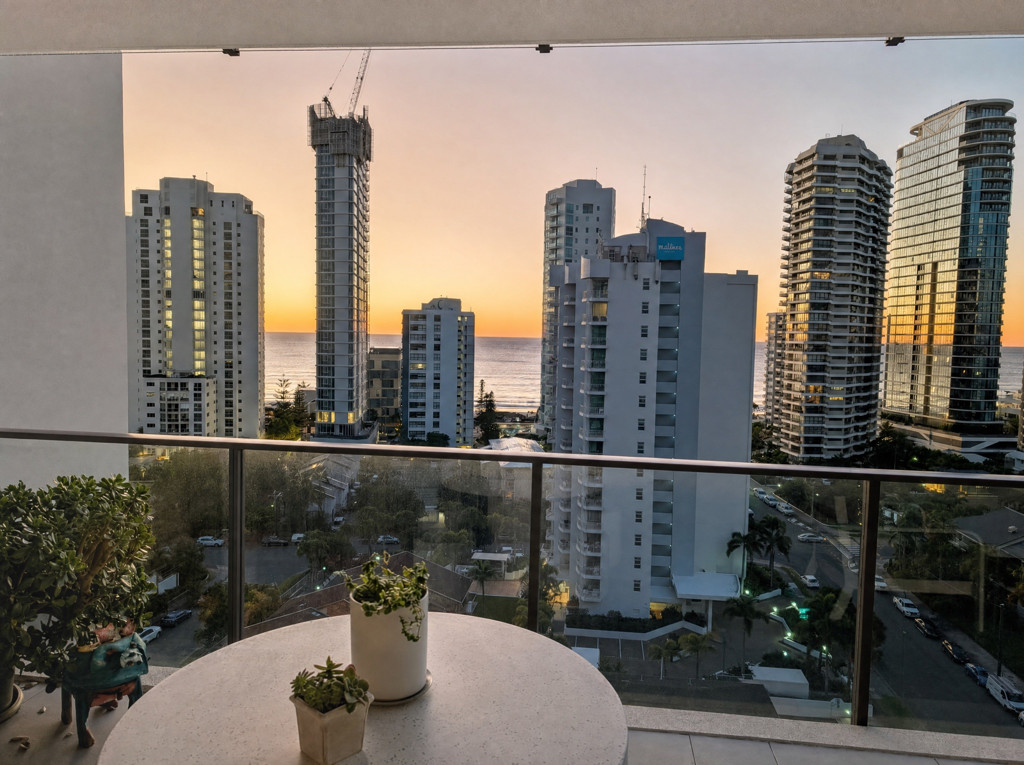 115/25 Woodroffe Avenue, Main Beach QLD — photo 6 of 8