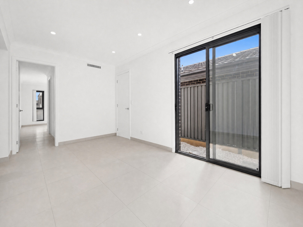 19 Swift Avenue, Leppington NSW — photo 4 of 8