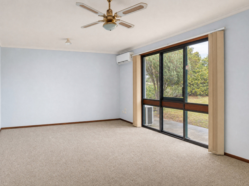 22 Centreway Road, St Leonards VIC — photo 3 of 8