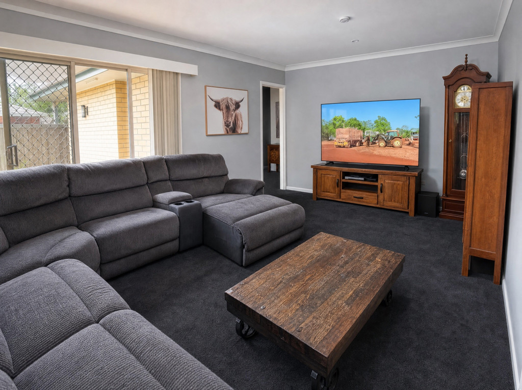 50 Kibbler Street, Cowra NSW — photo 2 of 8