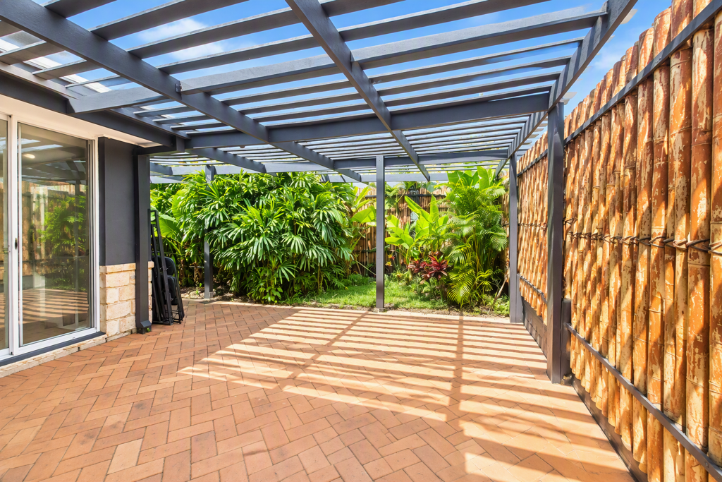 3 Leighanne Crescent, Arundel QLD — photo 8 of 8