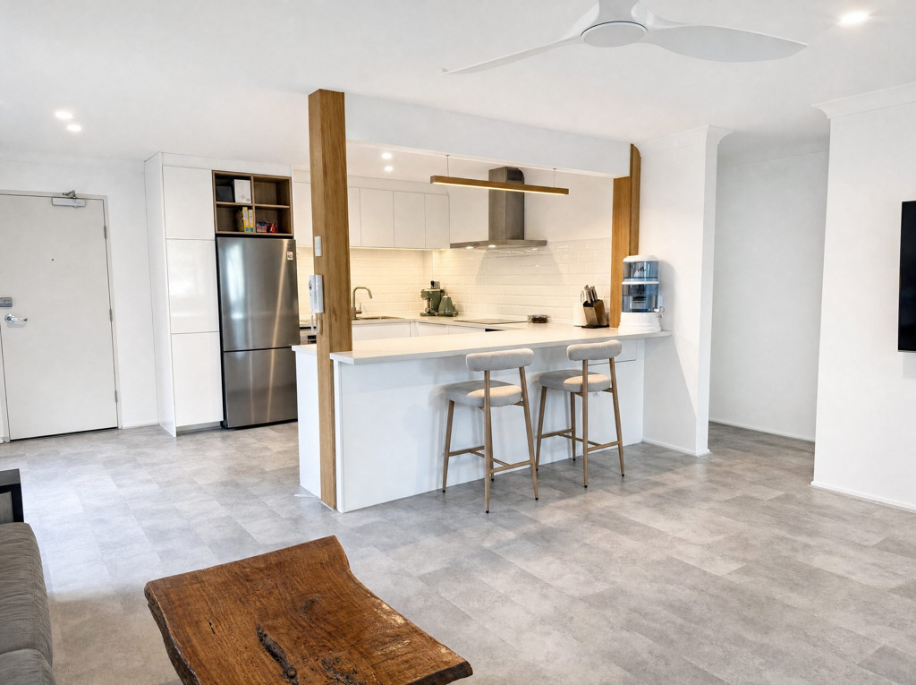 12/6-8 Australia Avenue, Broadbeach QLD — photo 3 of 8