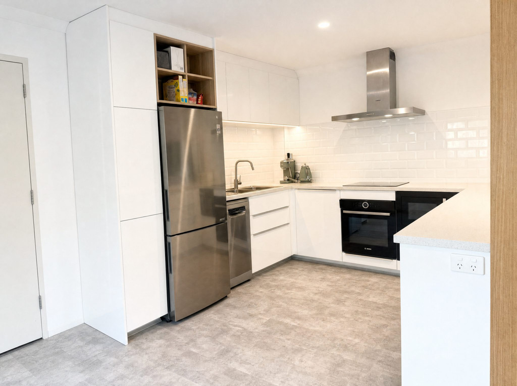 12/6-8 Australia Avenue, Broadbeach QLD — photo 4 of 8