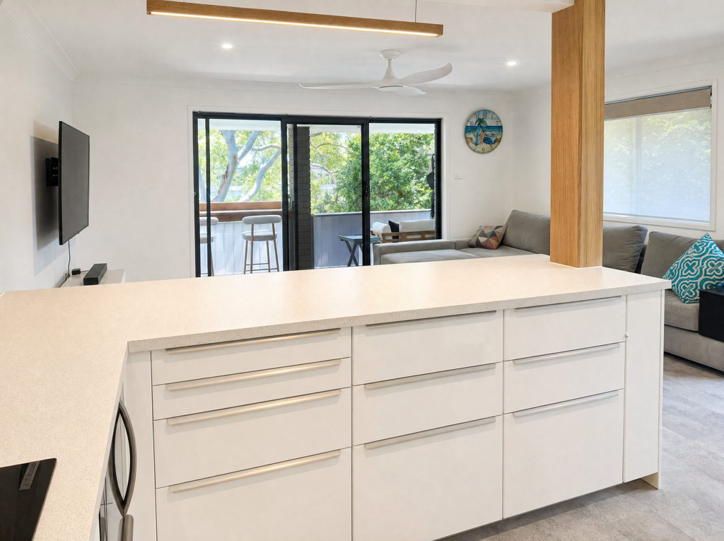 12/6-8 Australia Avenue, Broadbeach QLD — photo 5 of 8