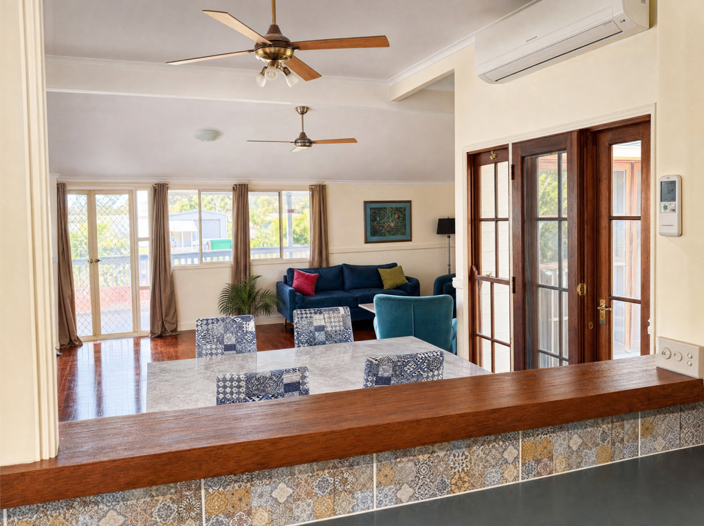 103 Limpus Street, Urangan QLD — photo 5 of 8