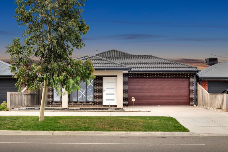 110 Stonehill Drive, Maddingley VIC