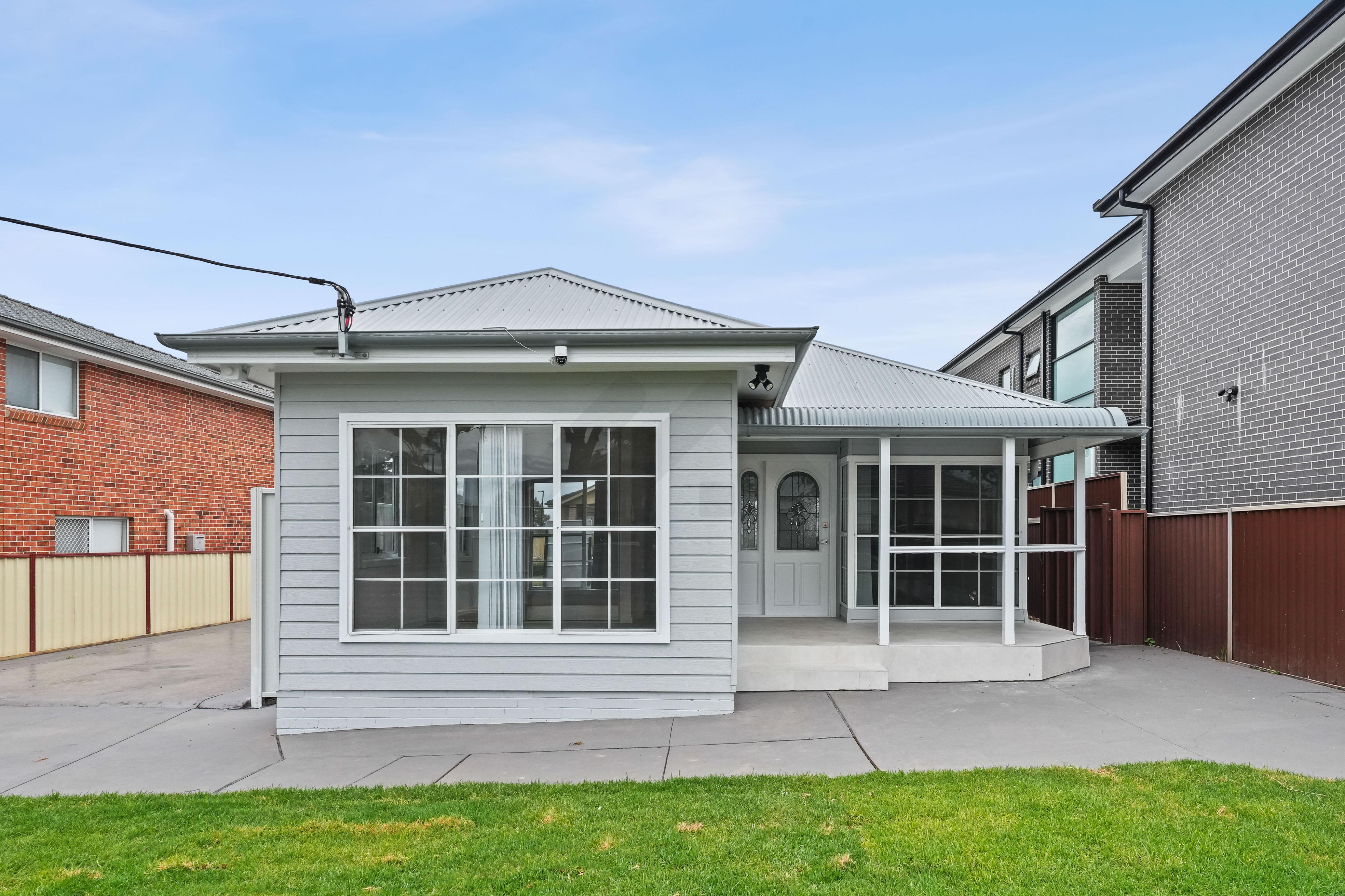 Comfortable 3-Bedroom Family Home with Spacious Outdoor Entertaining Area