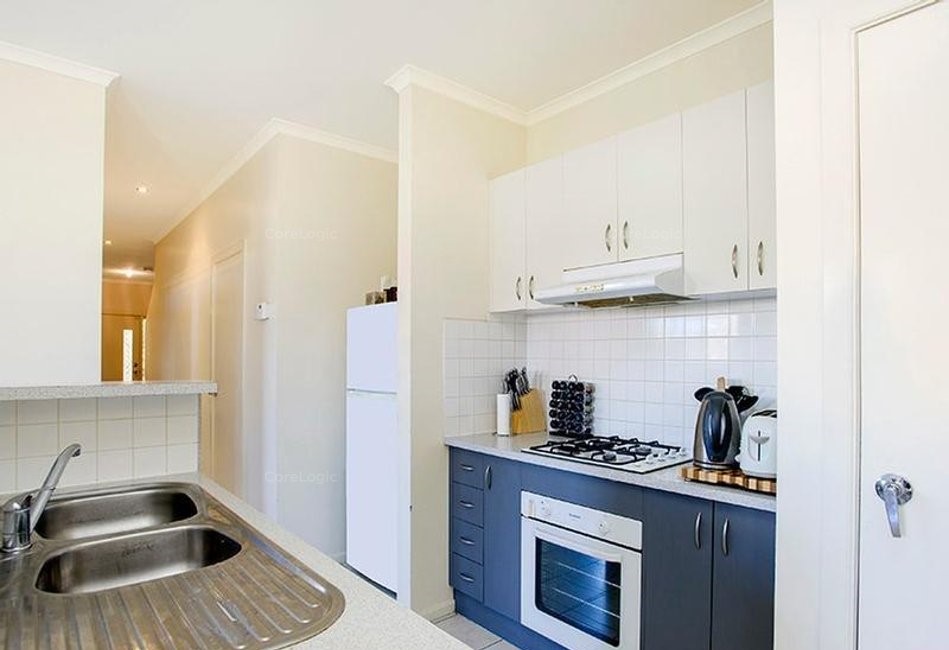 23 Almond Crescent, Werribee, VIC, 3030, Werribee - Thumbnail 3