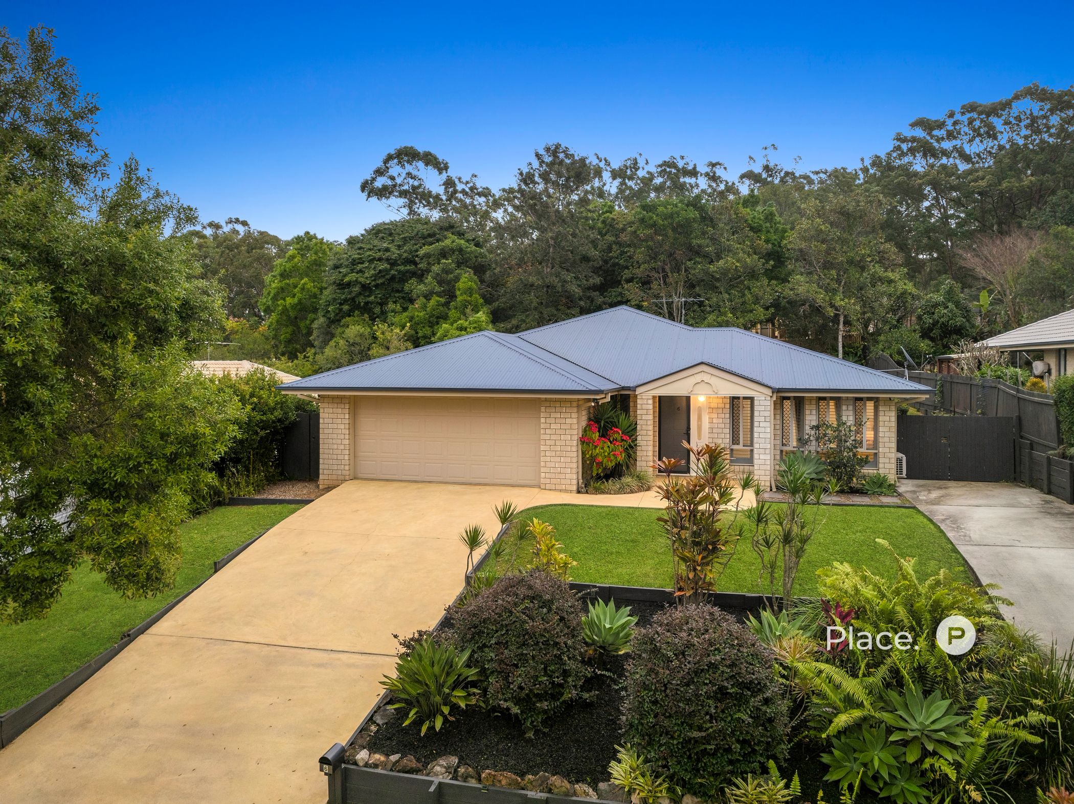 6 Smerdon Way